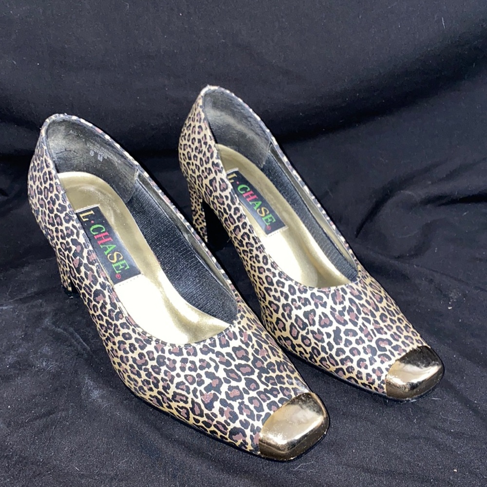 L-CHASE Leopard print heels with gold toe 8